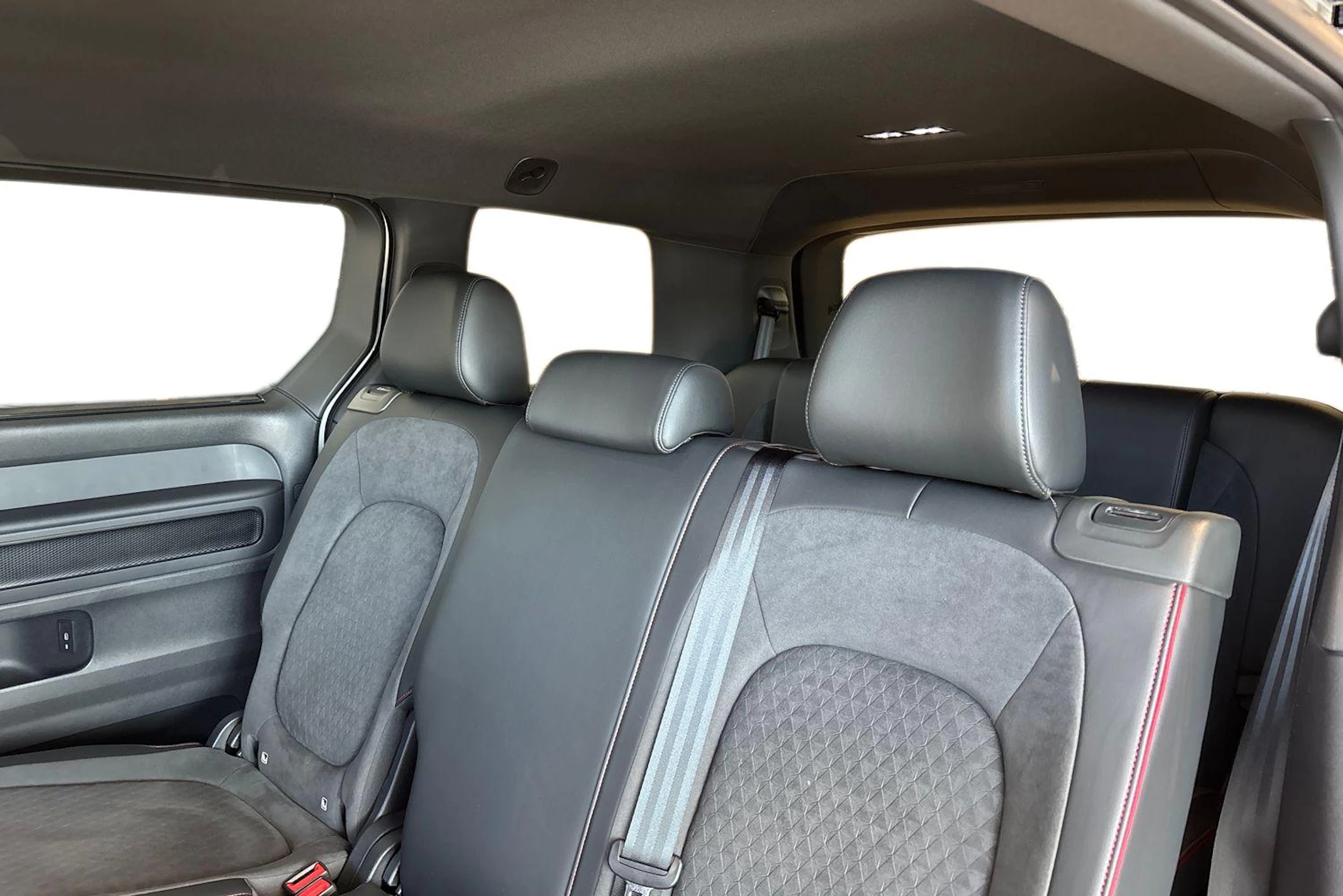 Valkoinen Volkswagen ID. Buzz 2026 kuva 11.