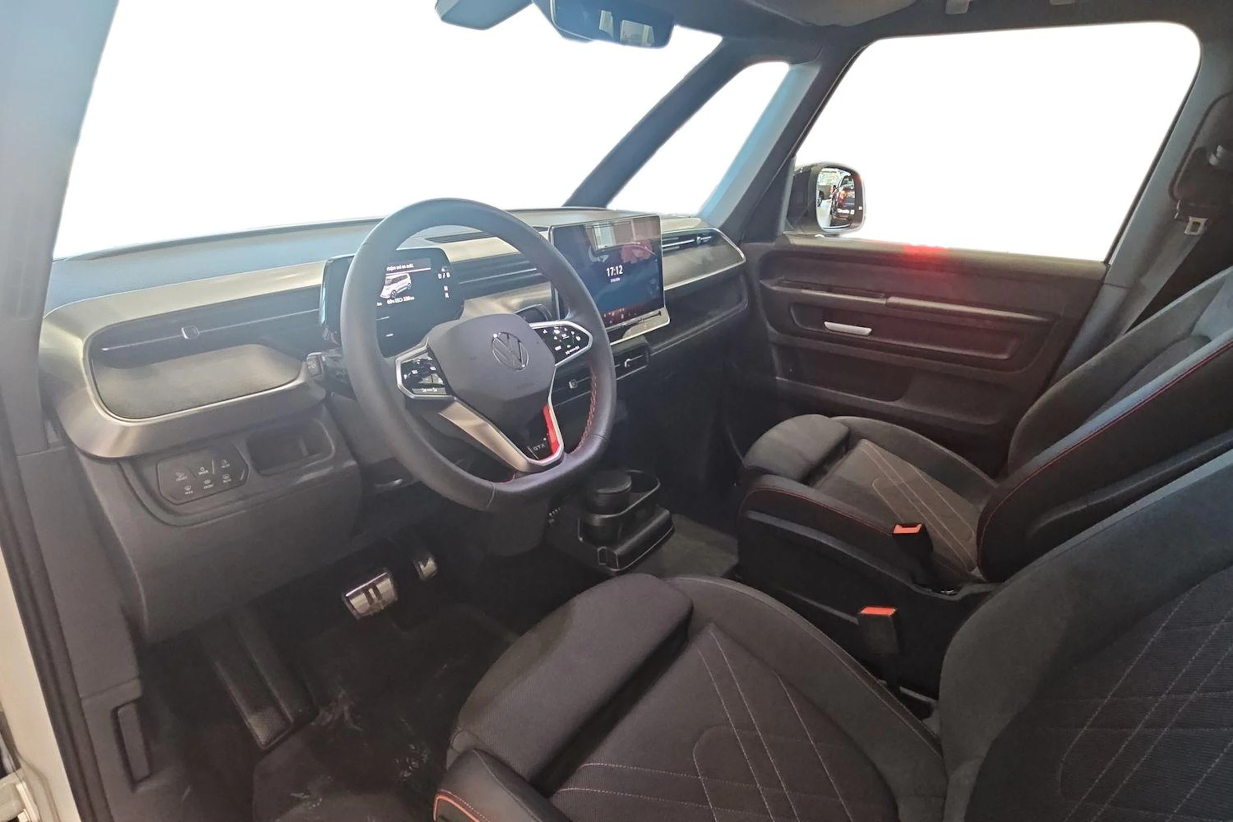 valkoinen Volkswagen ID. Buzz 2026 kuva 8.
