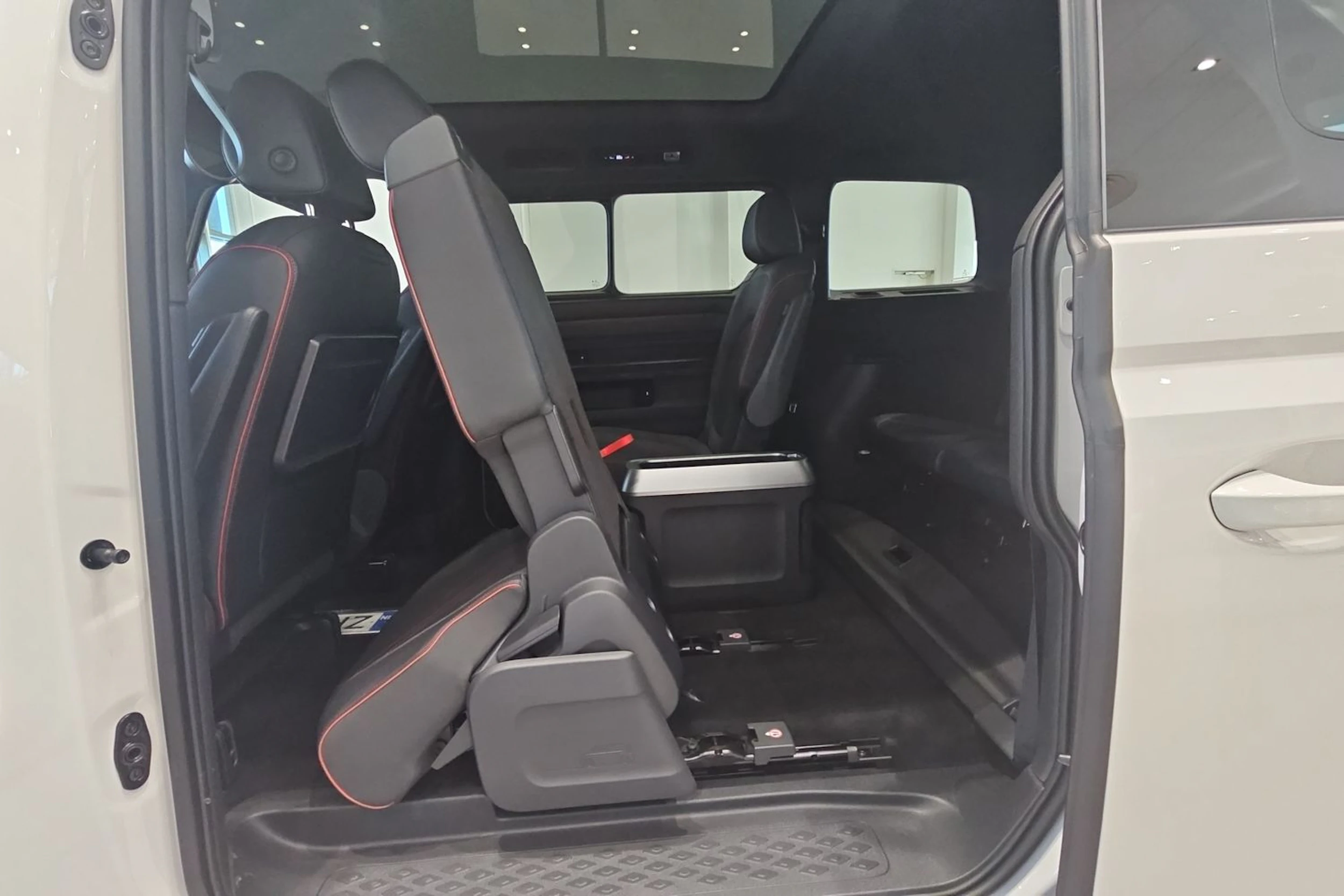 valkoinen Volkswagen ID. Buzz 2026 kuva 14.