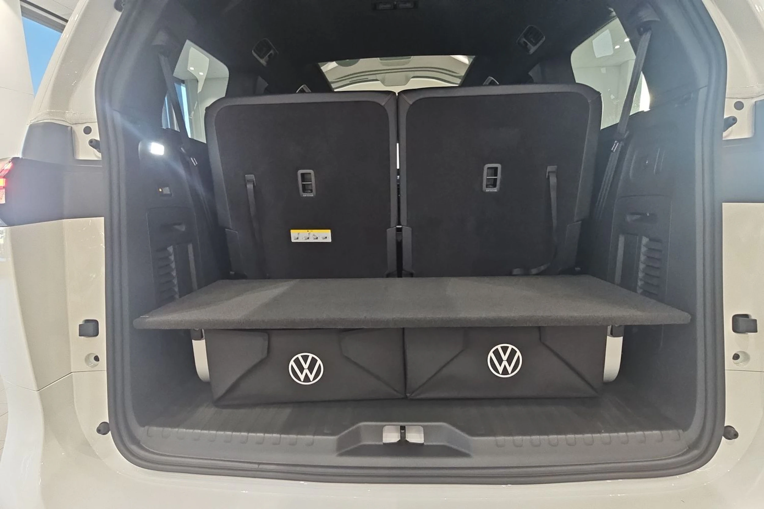 valkoinen Volkswagen ID. Buzz 2026 kuva 29.