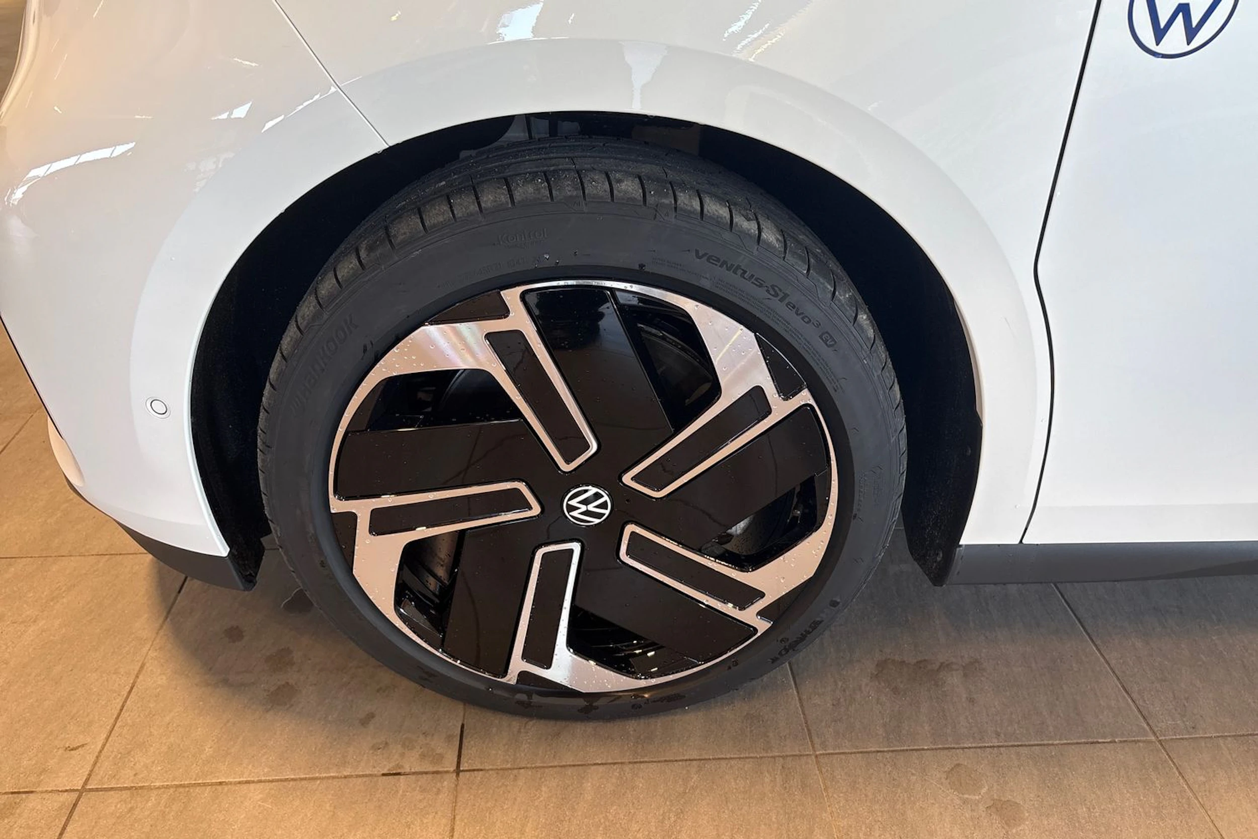 valkoinen Volkswagen ID. Buzz 2026 kuva 10.