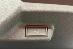 met. musta Volkswagen ID. Buzz 2027 kuva 29.