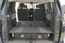 Sininen Volkswagen ID. Buzz 2027 kuva 28.