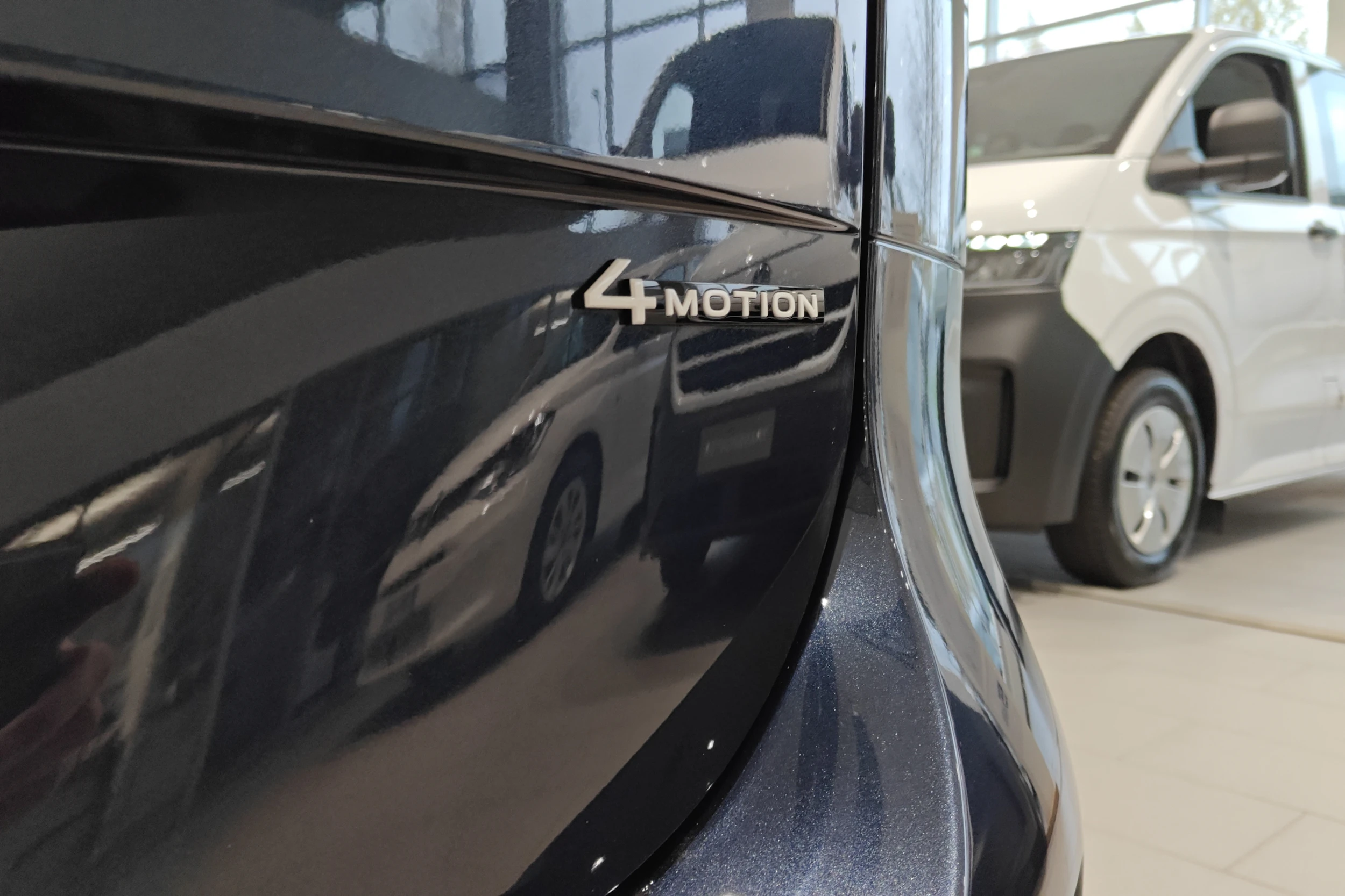 Sininen Volkswagen ID. Buzz 2027 kuva 32.