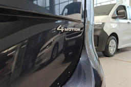 Sininen Volkswagen ID. Buzz 2027 kuva 32.