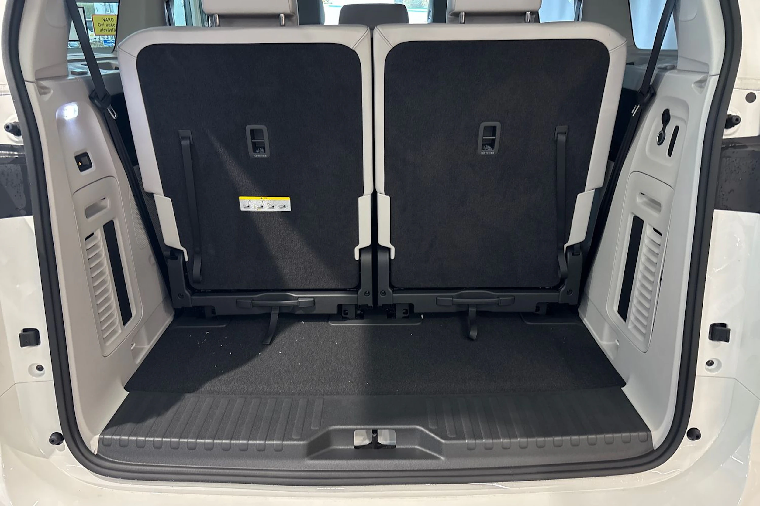valkoinen Volkswagen ID. Buzz 2026 kuva 14.