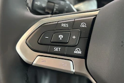 harmaa Volkswagen ID. Buzz 2027 kuva 15.