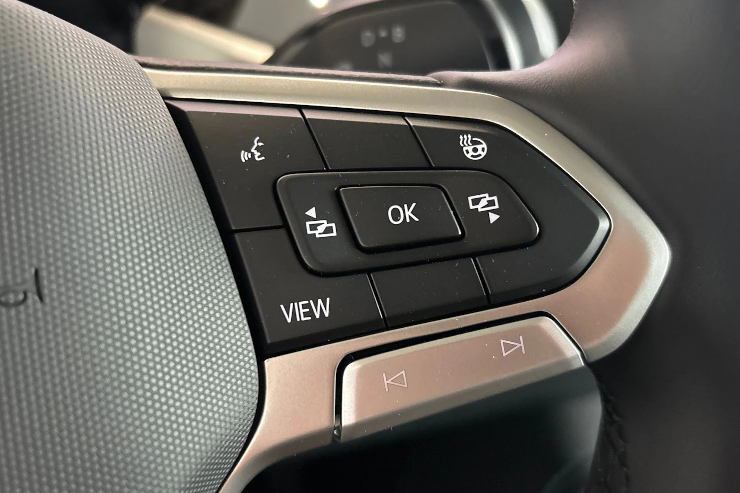 harmaa Volkswagen ID. Buzz 2027 kuva 16.