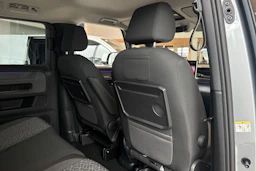 harmaa Volkswagen ID. Buzz 2027 kuva 37.