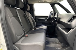 valkoinen Volkswagen ID. Buzz Cargo 2022 kuva 11.