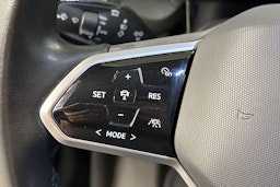 valkoinen Volkswagen ID. Buzz Cargo 2022 kuva 17.