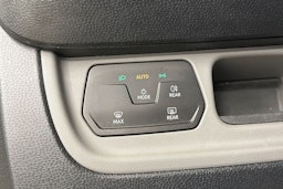 valkoinen Volkswagen ID. Buzz Cargo 2022 kuva 20.