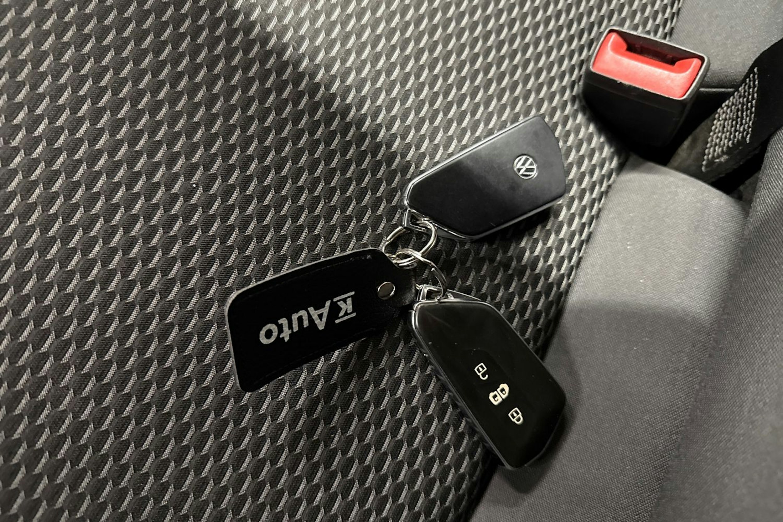 valkoinen Volkswagen ID. Buzz Cargo 2022 kuva 22.