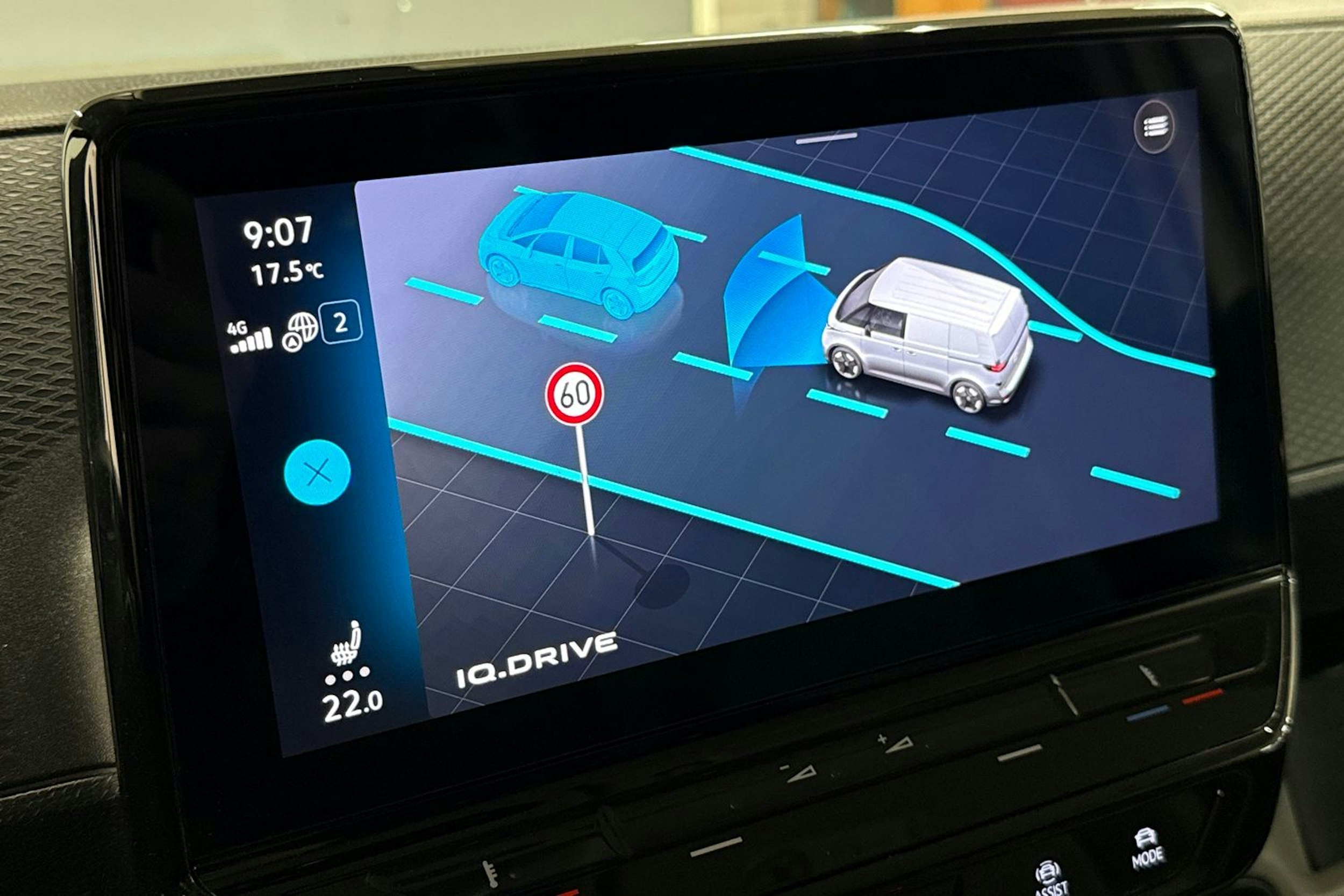 valkoinen Volkswagen ID. Buzz Cargo 2022 kuva 25.