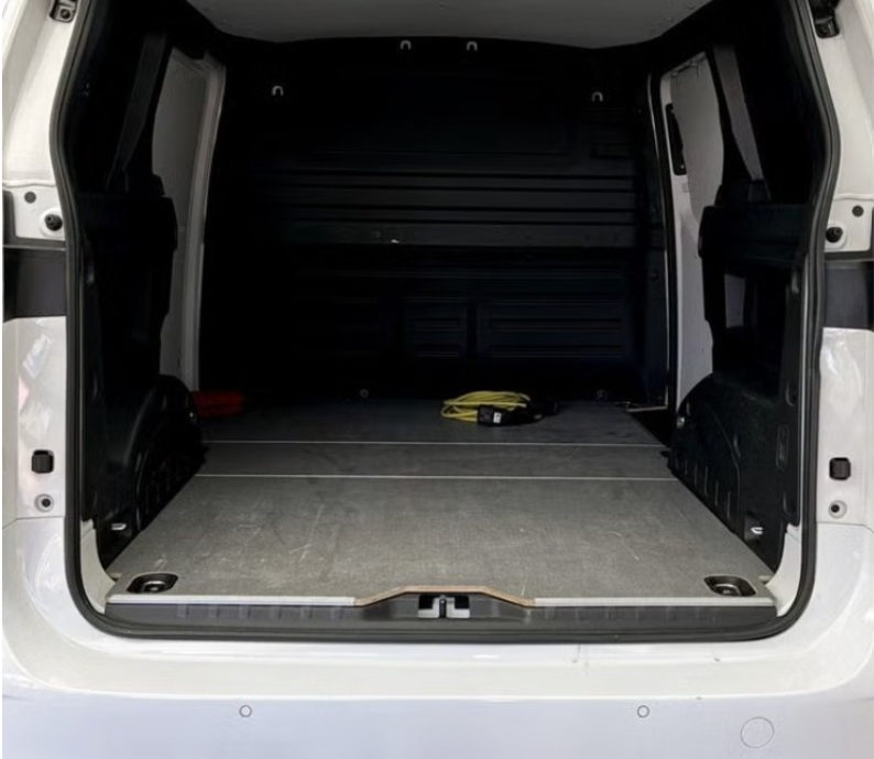 Volkswagen ID. Buzz Cargo 150kw 2023, photo 3/4
