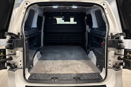 valkoinen Volkswagen ID. Buzz Cargo 2023 kuva 14.
