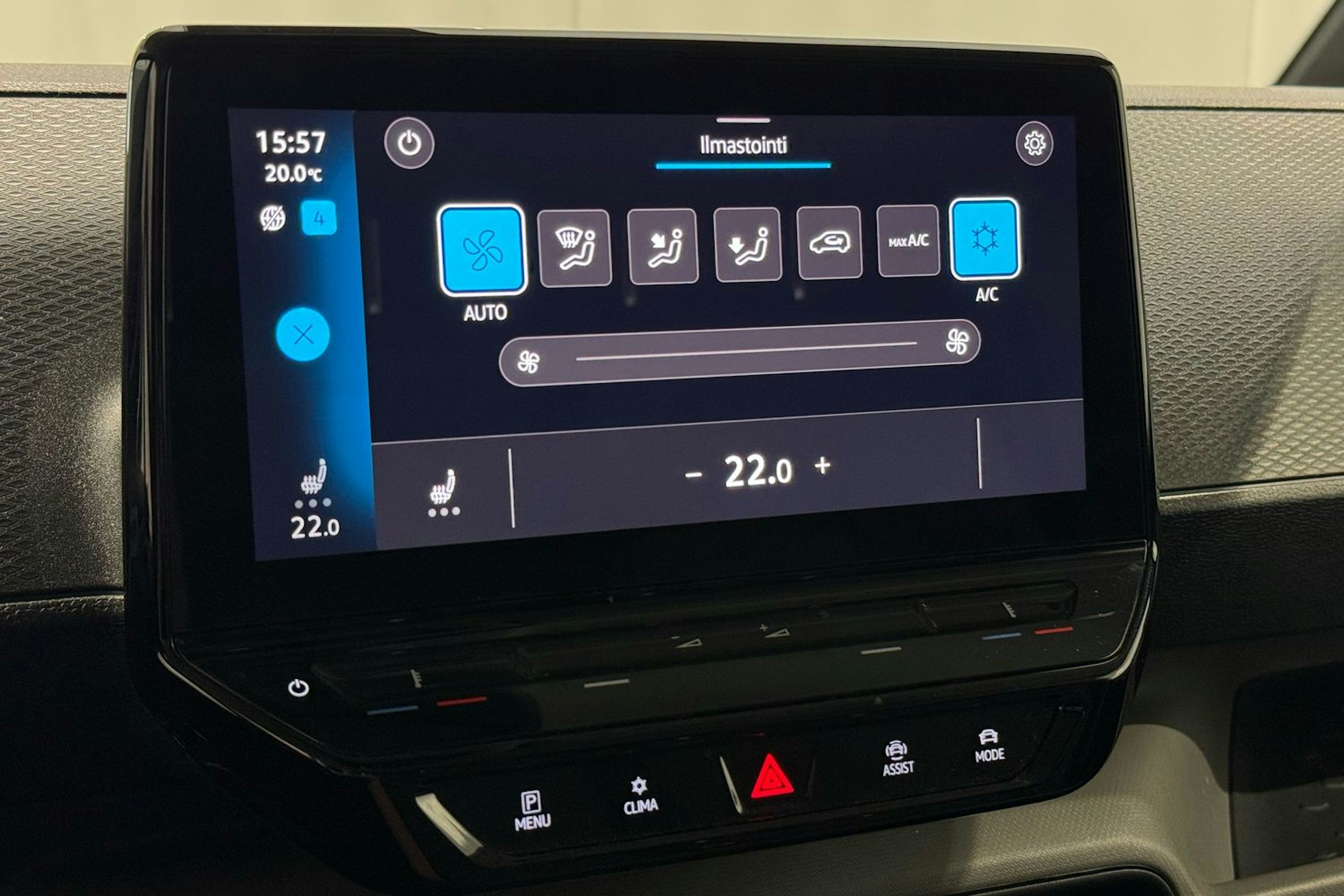 valkoinen Volkswagen ID. Buzz Cargo 2023 kuva 21.