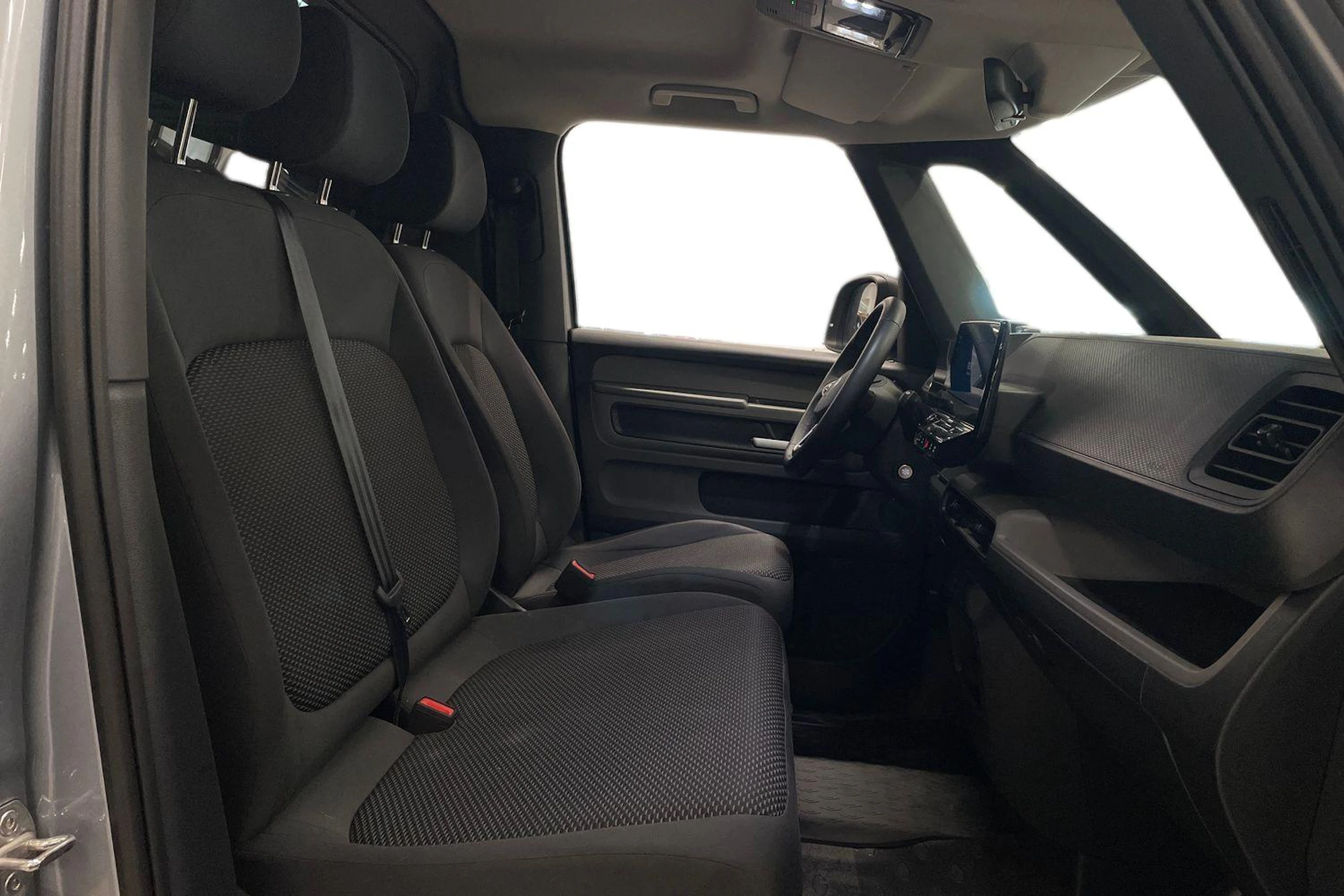 harmaa Volkswagen ID. Buzz Cargo 2023 kuva 11.