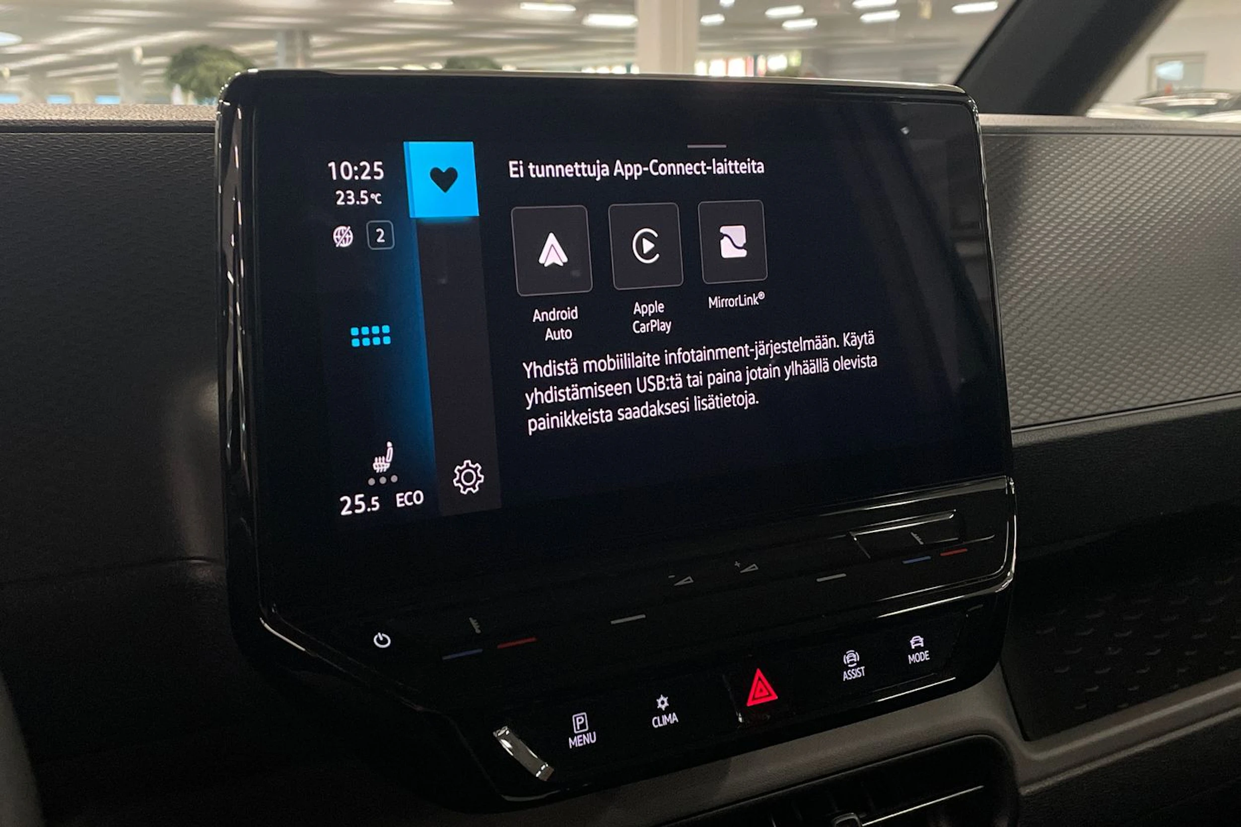 harmaa Volkswagen ID. Buzz Cargo 2023 kuva 17.