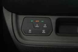 harmaa Volkswagen ID. Buzz Cargo 2023 kuva 22.