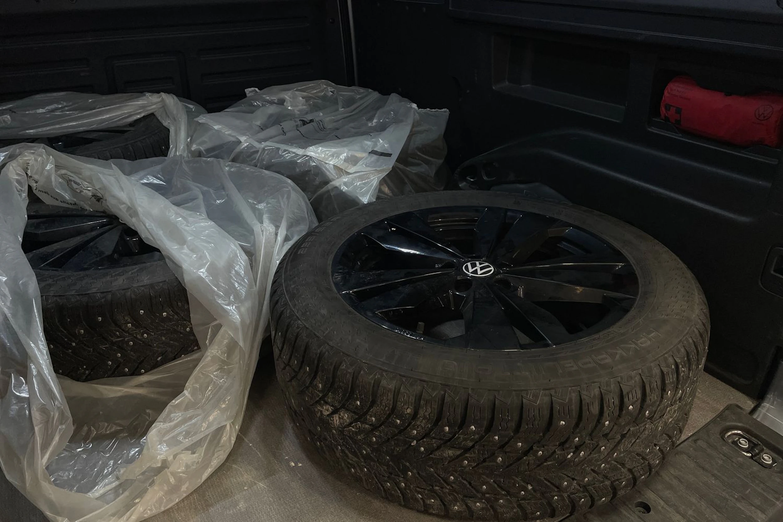 harmaa Volkswagen ID. Buzz Cargo 2023 kuva 28.