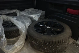 harmaa Volkswagen ID. Buzz Cargo 2023 kuva 28.