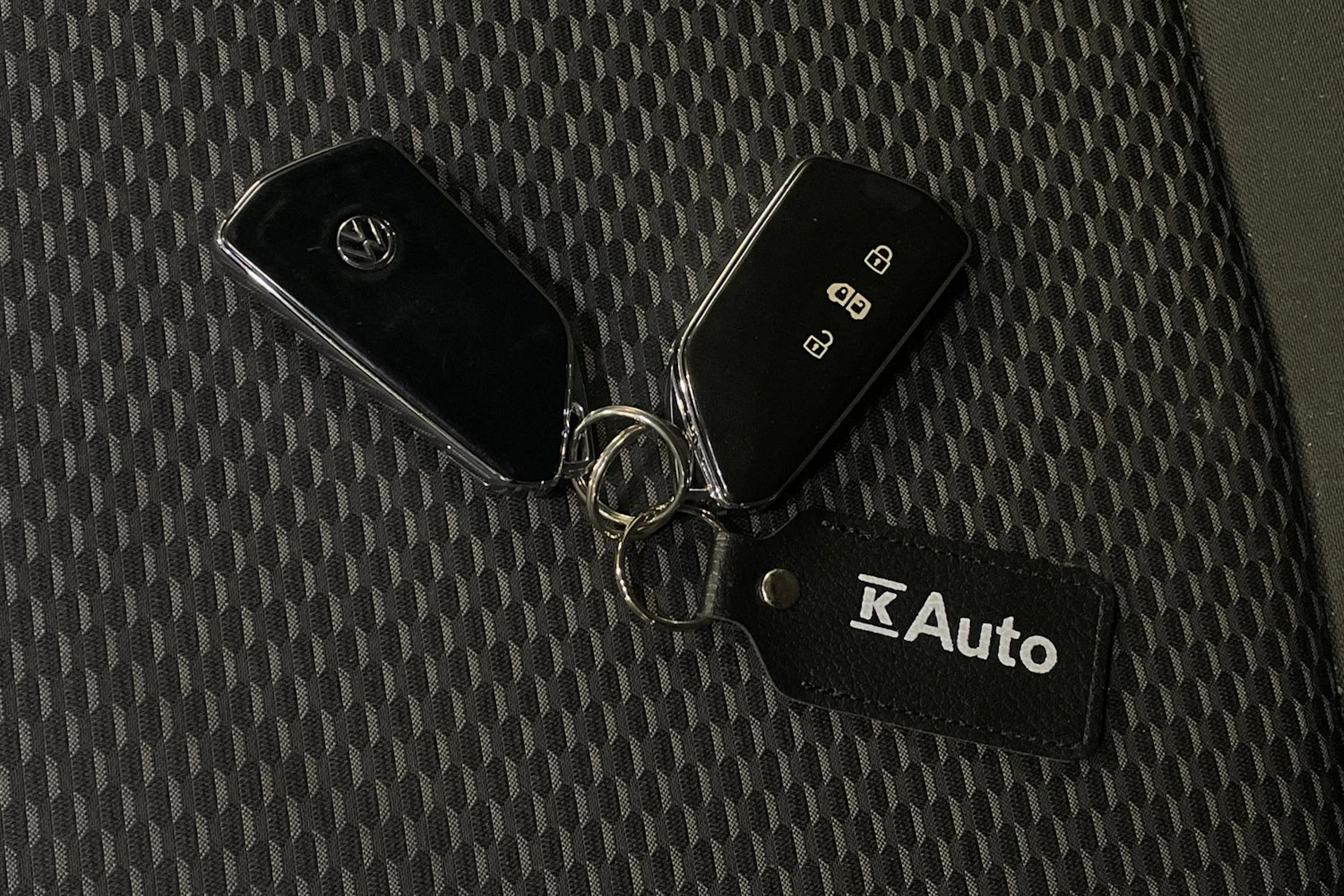 harmaa Volkswagen ID. Buzz Cargo 2023 kuva 30.