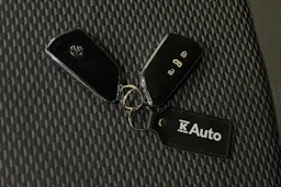 harmaa Volkswagen ID. Buzz Cargo 2023 kuva 30.