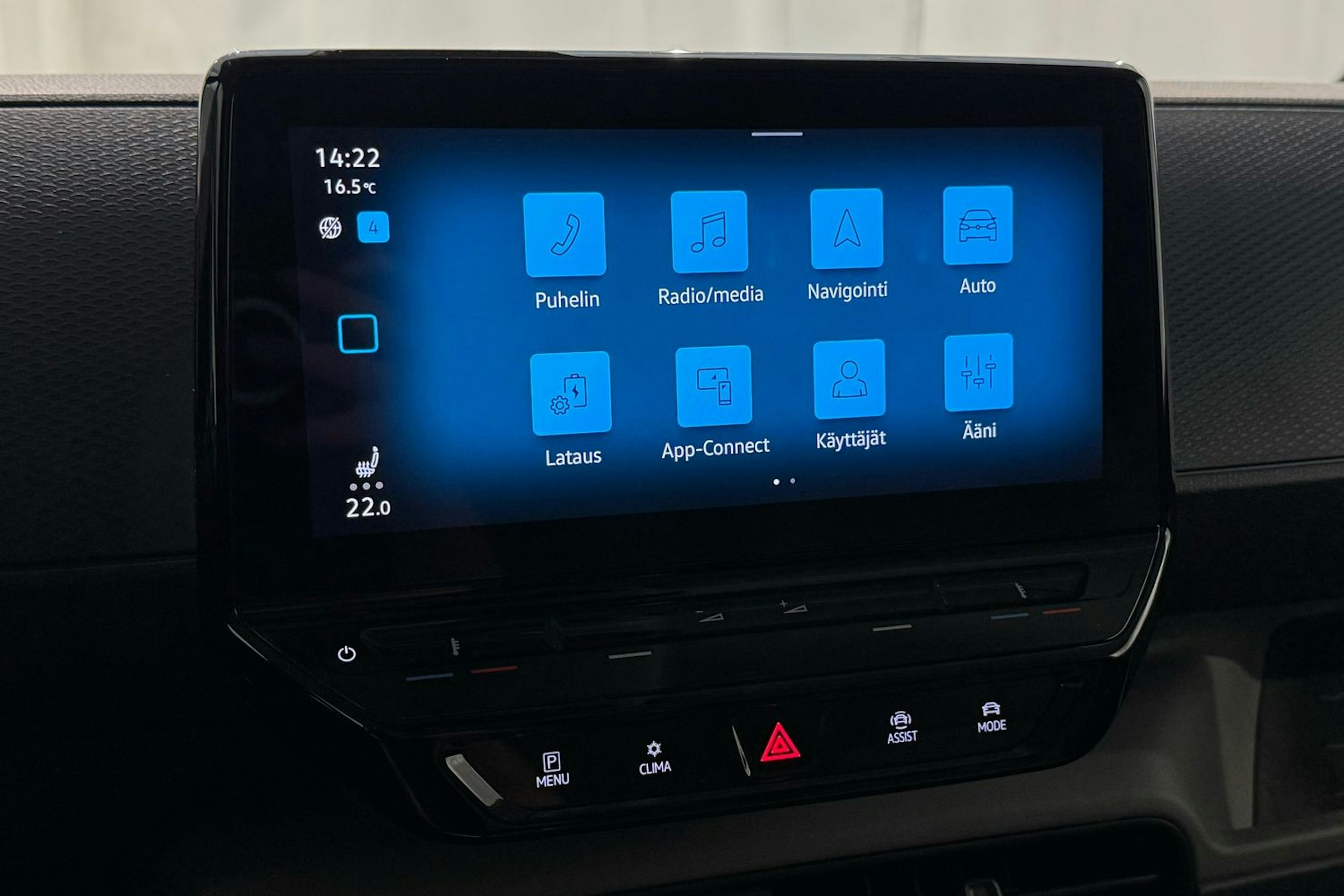 valkoinen Volkswagen ID. Buzz Cargo 2023 kuva 15.