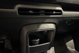 valkoinen Volkswagen ID. Buzz Cargo 2023 kuva 28.