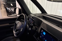 musta Volkswagen ID. Buzz Cargo 2023 kuva 15.