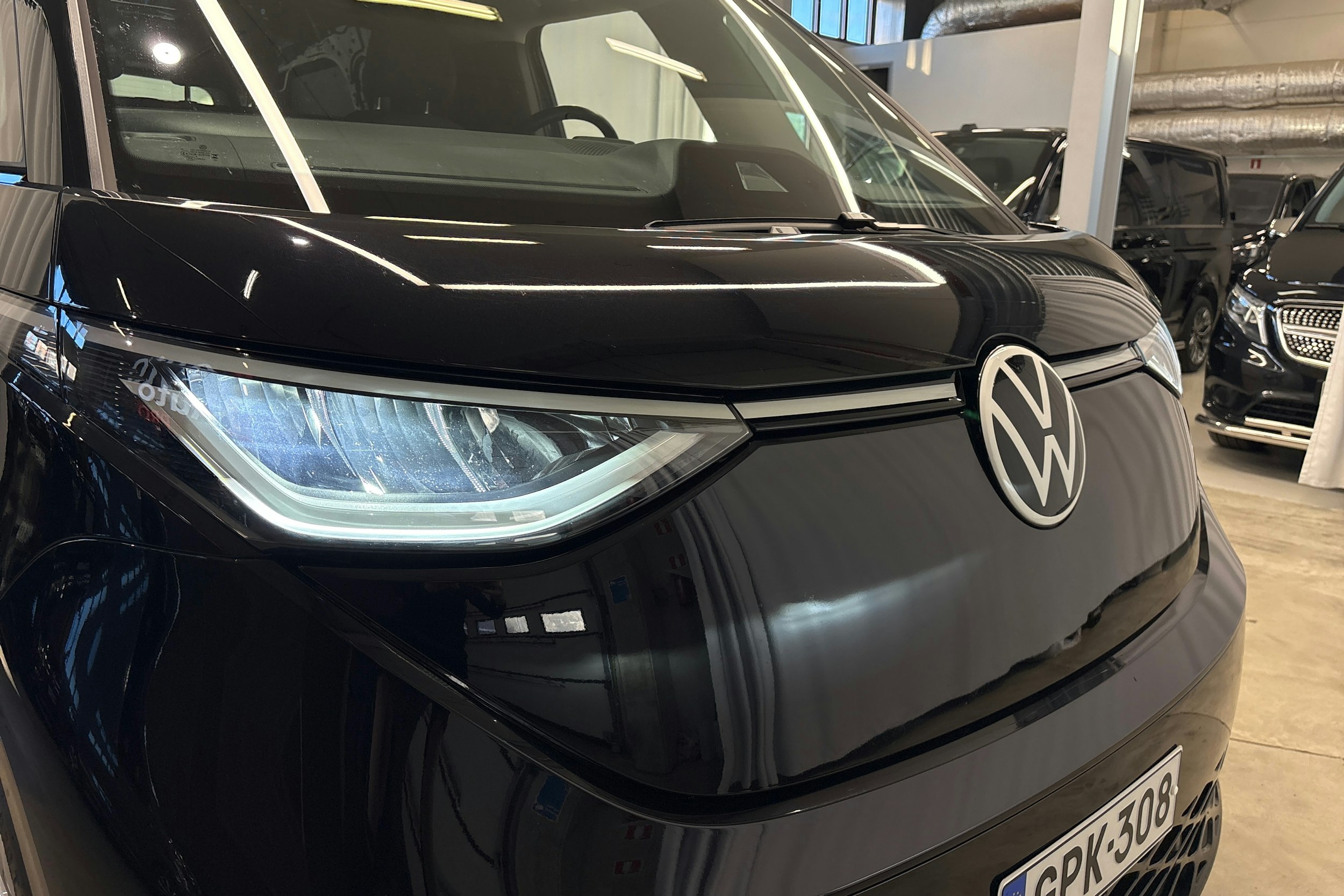 musta Volkswagen ID. Buzz Cargo 2023 kuva 16.