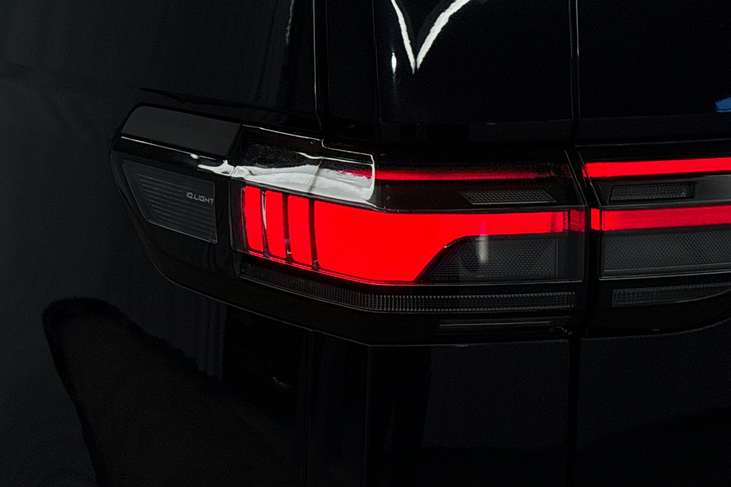 musta Volkswagen ID. Buzz Cargo 2023 kuva 17.