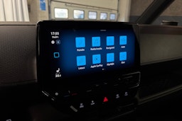 musta Volkswagen ID. Buzz Cargo 2023 kuva 21.