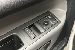 valkoinen Volkswagen ID. Buzz Cargo 2023 kuva 14.