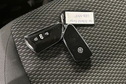 valkoinen Volkswagen ID. Buzz Cargo 2023 kuva 25.