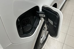 valkoinen Volkswagen ID. Buzz Cargo 2023 kuva 33.