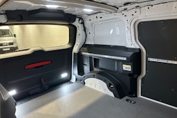 valkoinen Volkswagen ID. Buzz Cargo 2023 kuva 36.