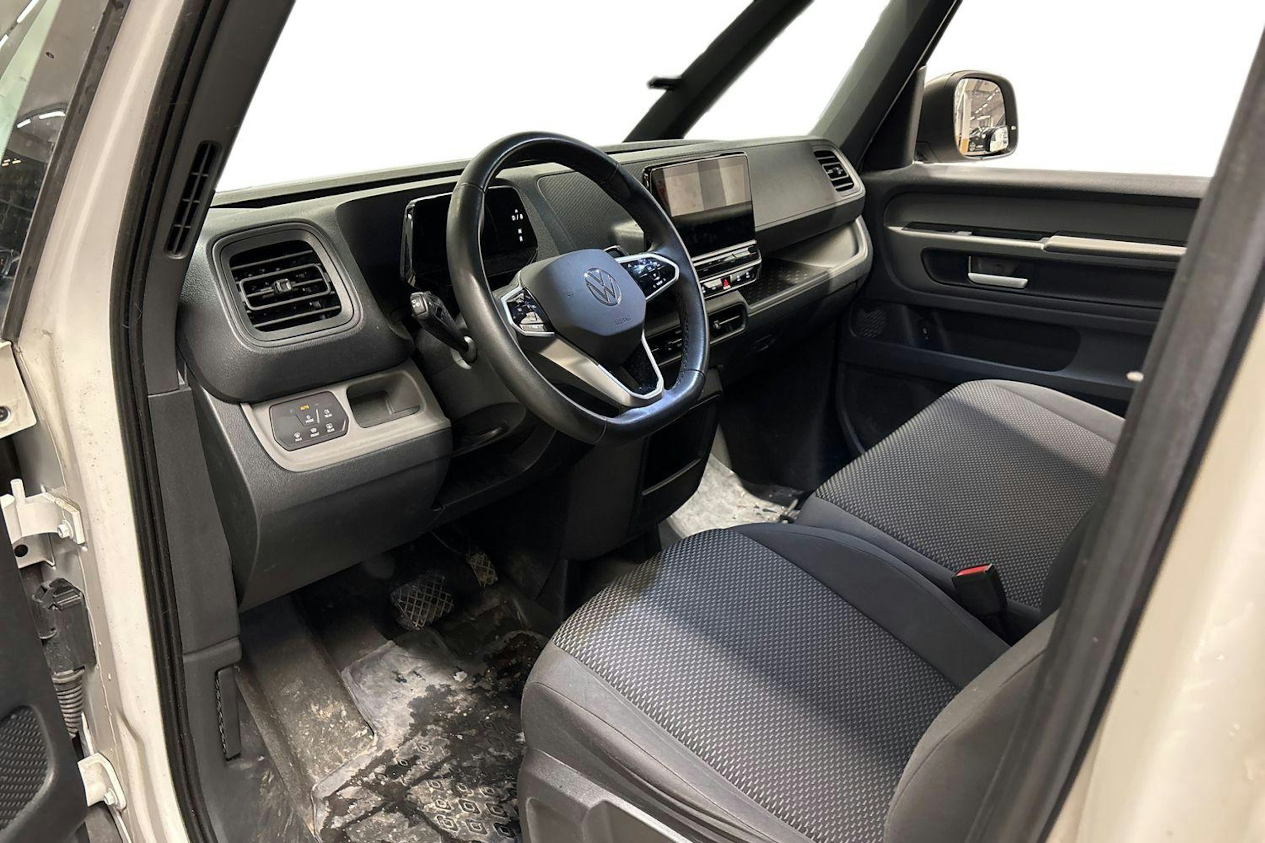 valkoinen Volkswagen ID. Buzz Cargo 2023 kuva 3.