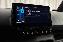 valkoinen Volkswagen ID. Buzz Cargo 2023 kuva 14.