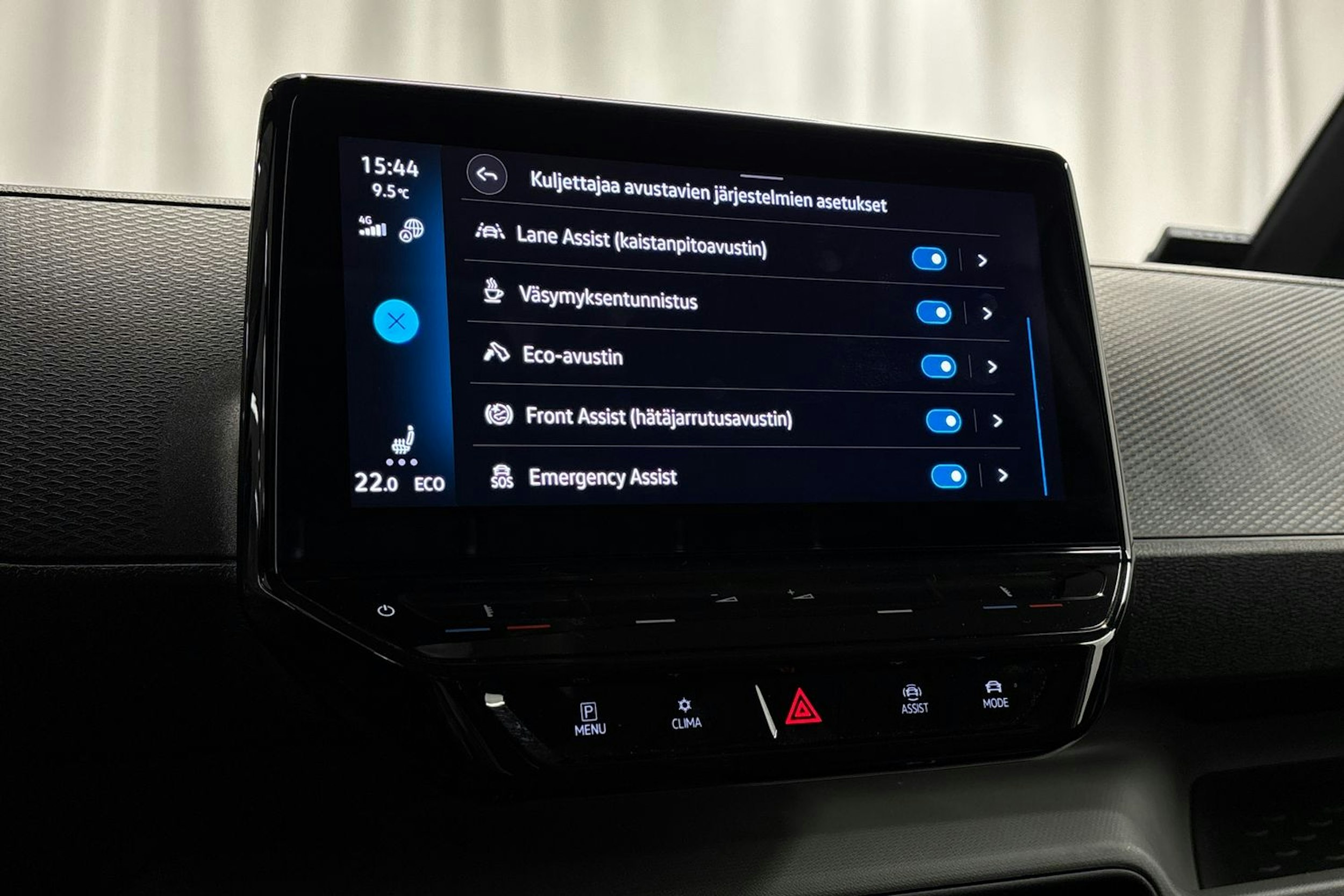 valkoinen Volkswagen ID. Buzz Cargo 2023 kuva 17.