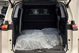 valkoinen Volkswagen ID. Buzz Cargo 2023 kuva 21.