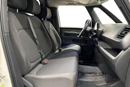 valkoinen Volkswagen ID. Buzz Cargo 2023 kuva 8.