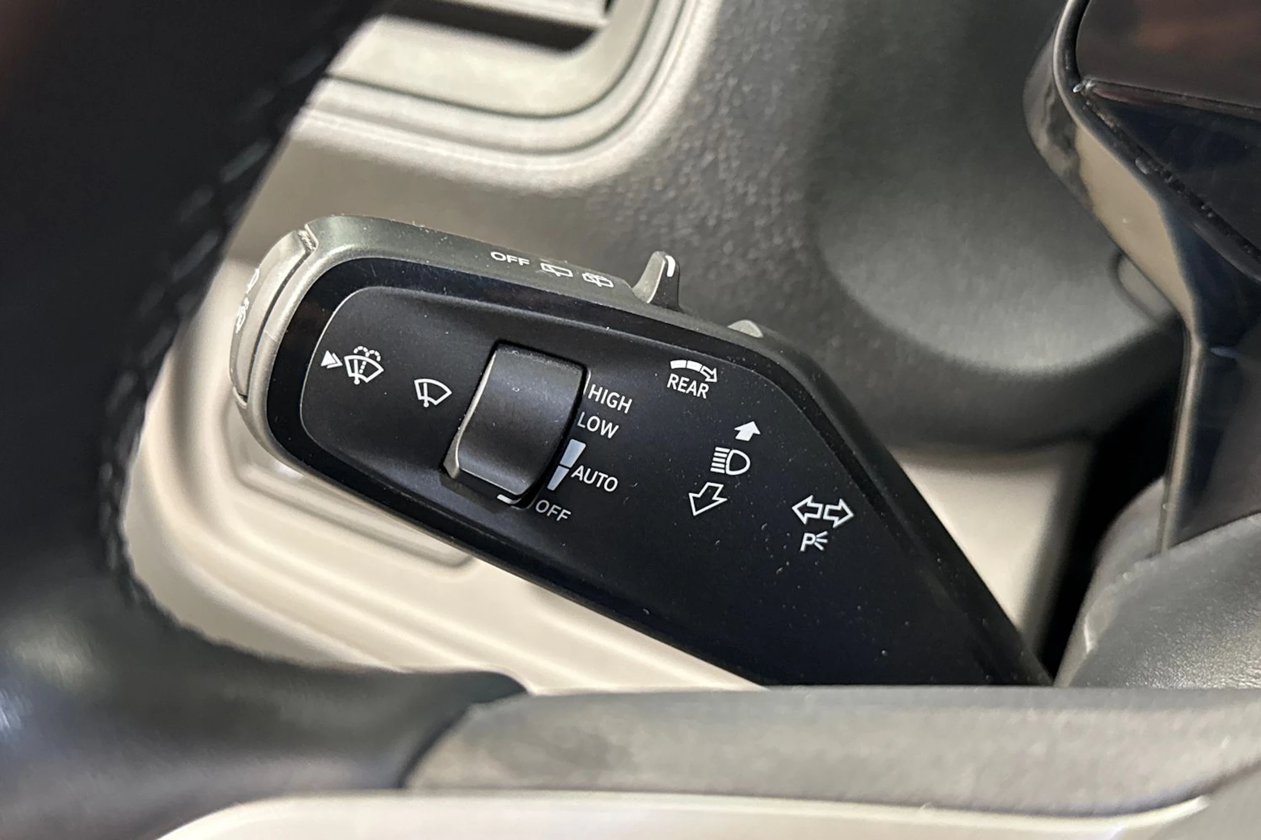 valkoinen Volkswagen ID. Buzz Cargo 2023 kuva 15.