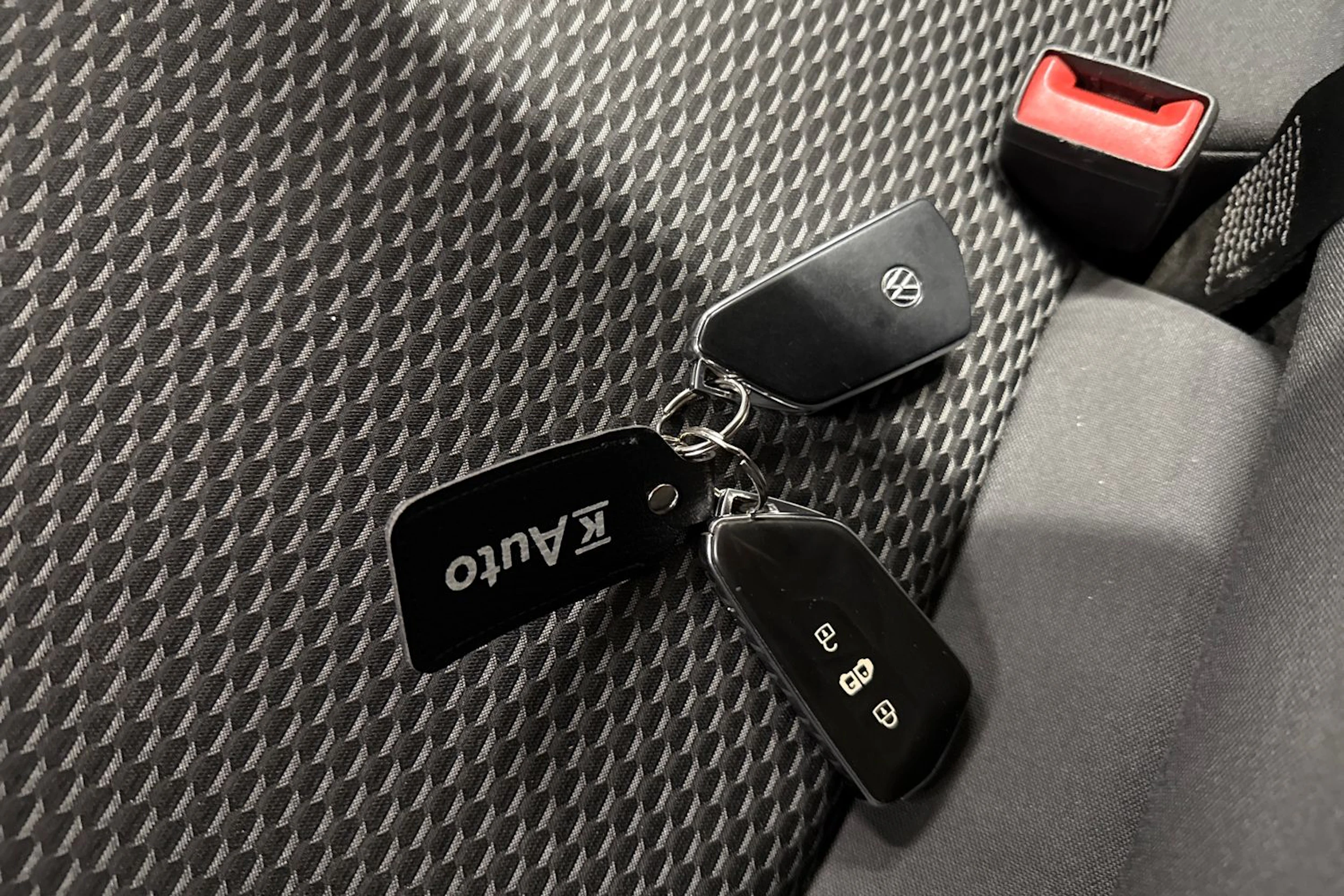 valkoinen Volkswagen ID. Buzz Cargo 2023 kuva 18.