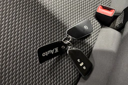 valkoinen Volkswagen ID. Buzz Cargo 2023 kuva 18.