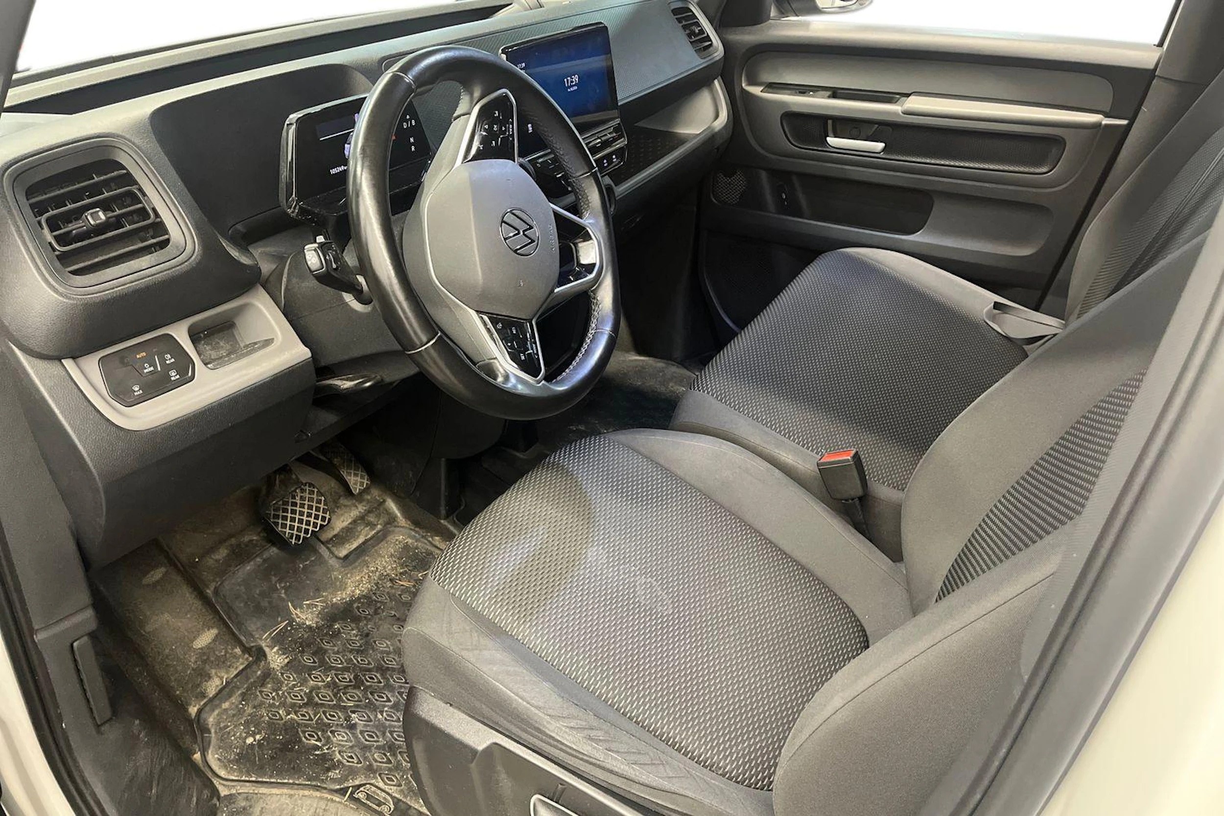 valkoinen Volkswagen ID. Buzz Cargo 2023 kuva 3.