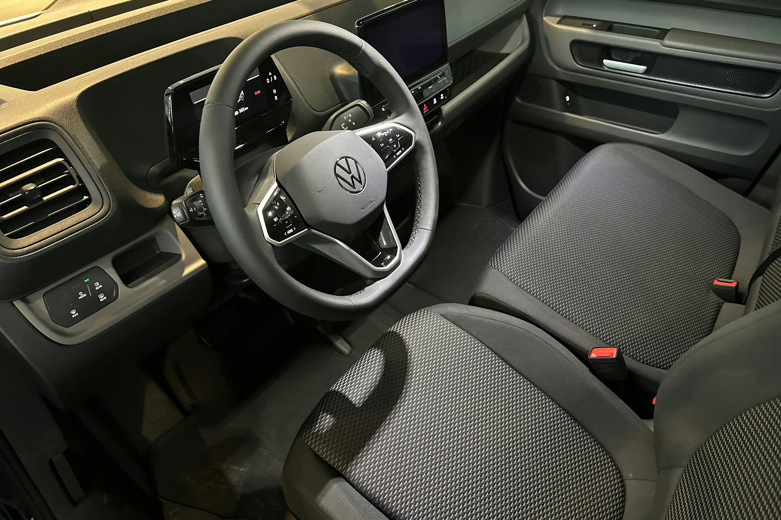 valkoinen Volkswagen ID. Buzz Cargo 2023 kuva 6.