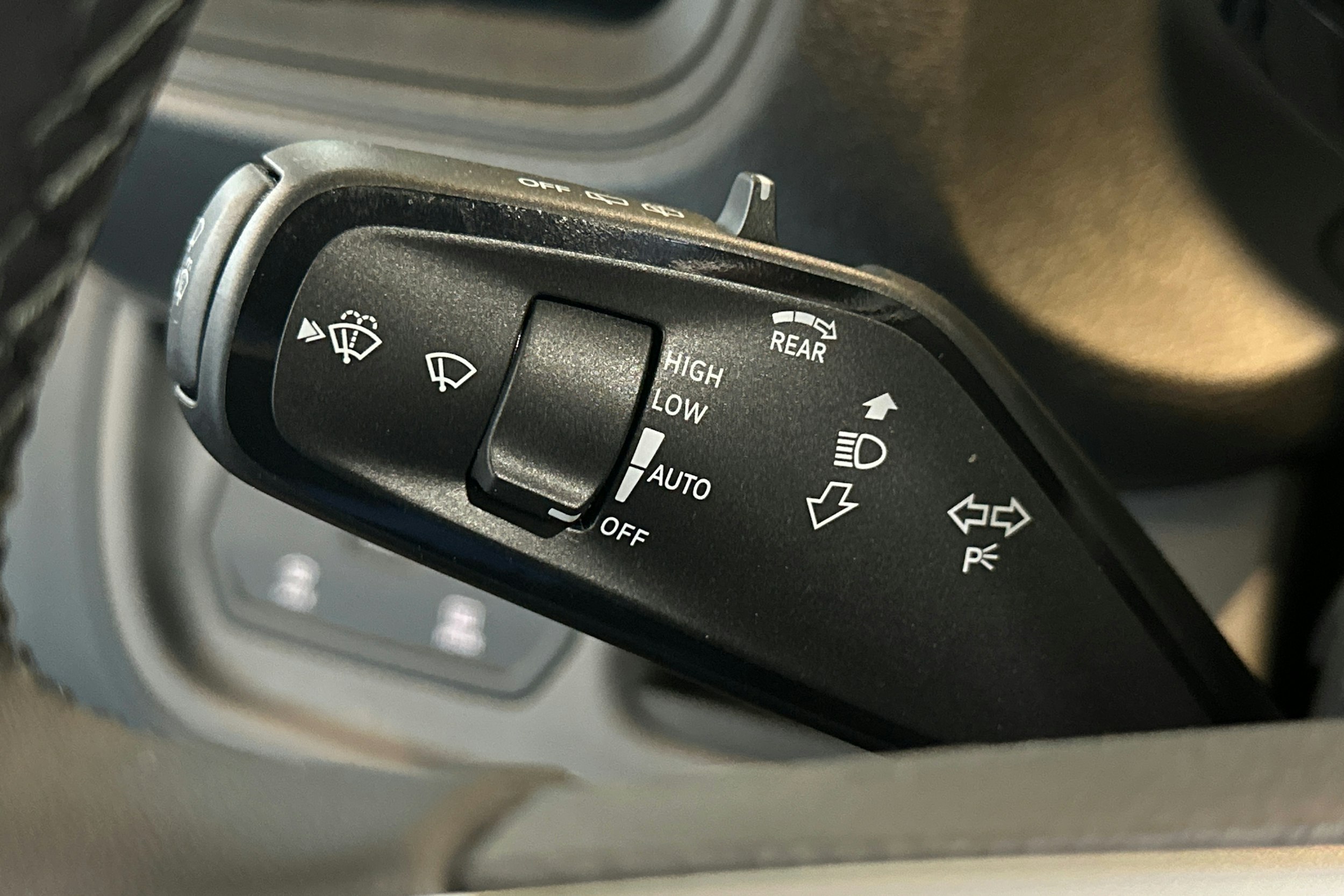 valkoinen Volkswagen ID. Buzz Cargo 2023 kuva 19.