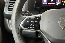 valkoinen Volkswagen ID. Buzz Cargo 2023 kuva 13.